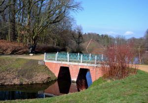 1-in-branitz-von-der-land-zur-seepyramide-p-fritsch