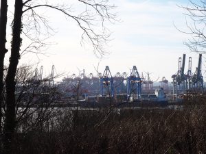 An-der-Elbe-in-Hamburg-Bernd-Opel