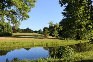 branitz-blick-zur-bergpyramide-k-f-mucc88hler