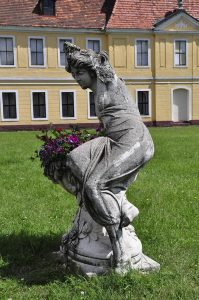 brody-skulptur-vor-dem-kavaliershaus-k-lange