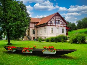 Dorfzentrum Tauer 2 - K. - F. Muehler