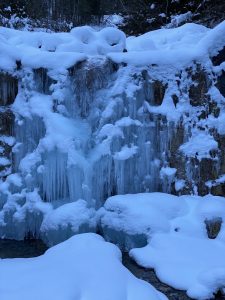 eingefrorener-wasserfall-bernd-opel