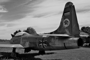 gefaehrlich-schoen-ausgemusterte-lockheed-t-33a-1-lo-k-f-muehler-2