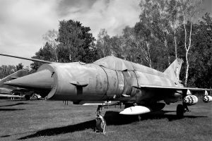 gefaehrlich-schoen-ausgemusterte-mig-21mf-k-f-muehler