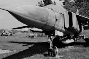 gefaehrlich-schoen-ausgemusterte-mig-23ub-k-f-muehler-2