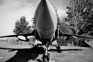 gefaehrlich-schoen-ausgemusterte-mig-23ub-k-f-muehler