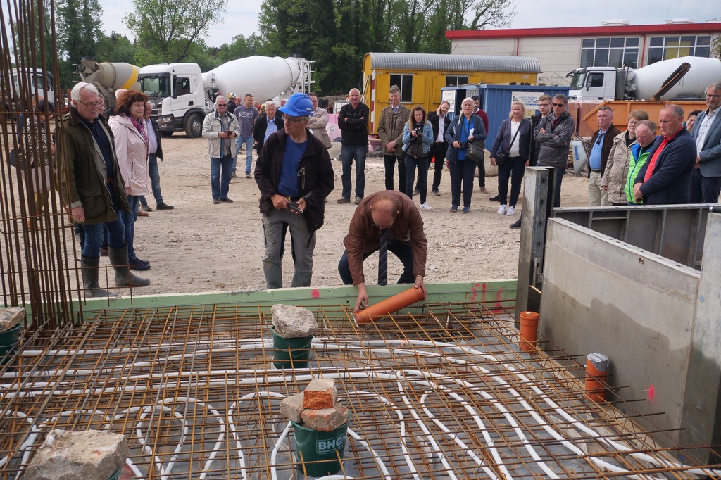 grundsteinlegung-des-neuen-malxscenters-in-peitz-8-h-mucc88ller