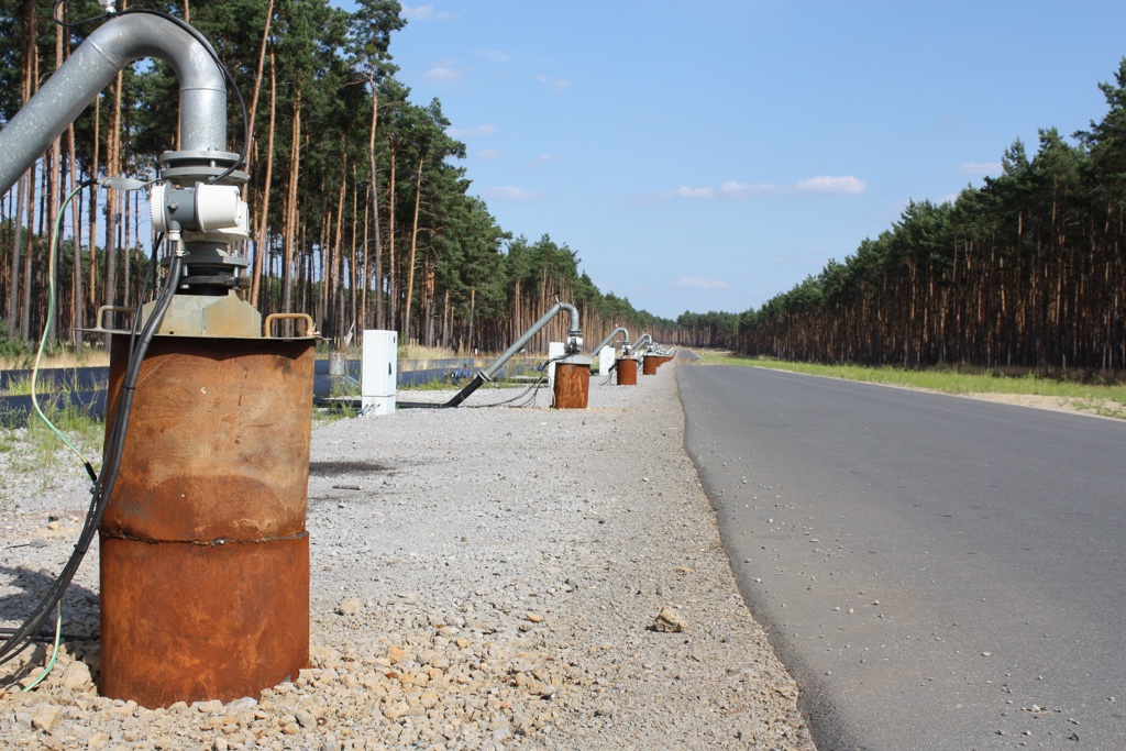 grundwasserpumpen-am-tagebaurand-jacc88nschwalde-r-karge_