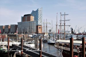 neues-hamburger-wahrzeichen-1a-k-f-mucc88hler