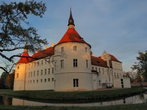 schloss-fucc88rstlich-drehnow-bernd-opel