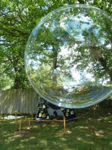 spiiegel-in-der-seifenblase-p-opel