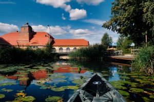 Blick aus dem Kajak aufs Hüttenwerk-Norbert Kubicke