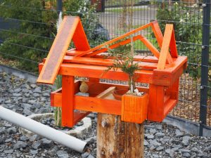 futuristisches Vogelhaus - Bernd Opel