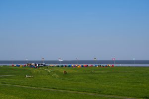 Am Strand von Otterndorf - ©Bernd Opel