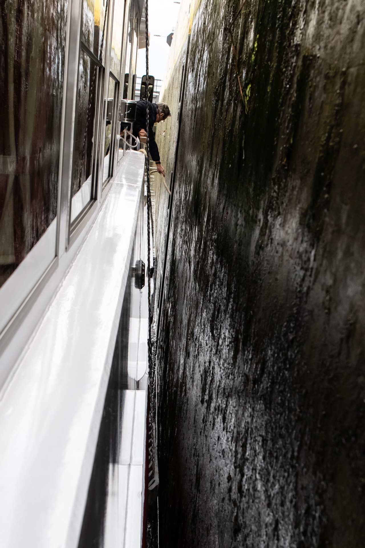 in der Schleuse - Bernd Möcker