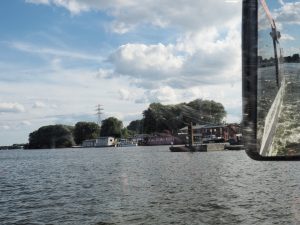 mit dem Bus im Hafenbecken unterwegs - Bernd Opel